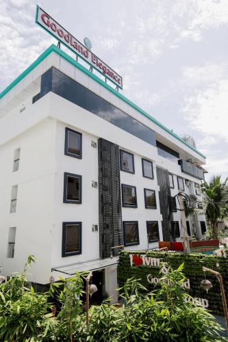 Thampanoor Hotel | Goodland Elegance