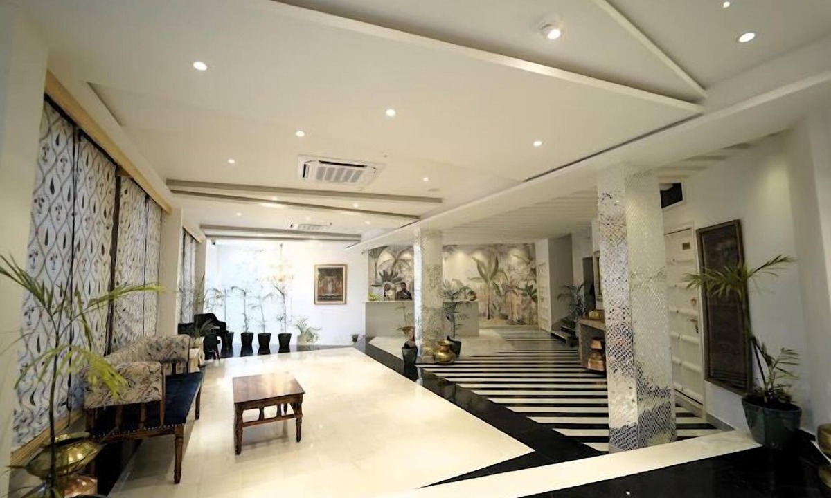 Lake Swaroop Sagar Hotel | Grandrosse Boutique - Lake Facing Hotel