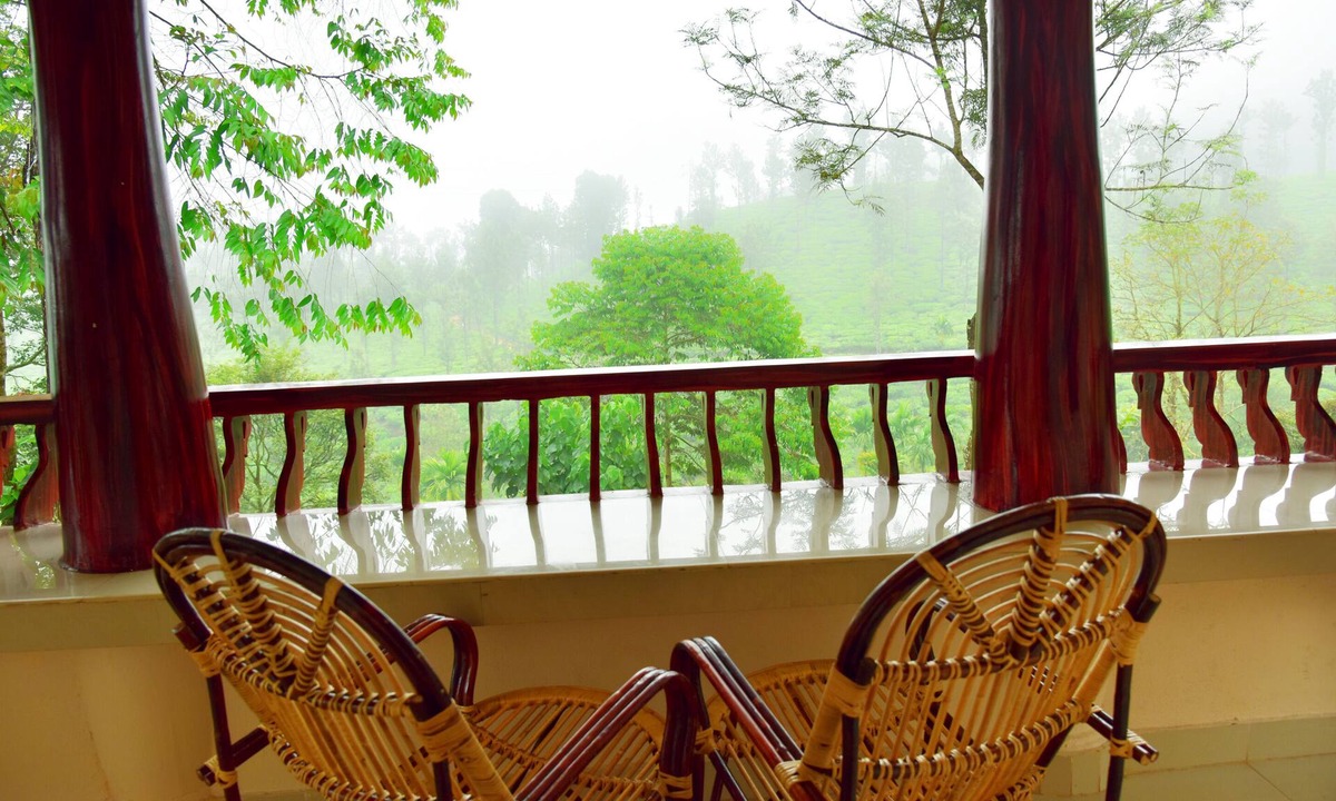 Vayittiri Villa | Green Garden Rose Villa - Double Bed Room Villa