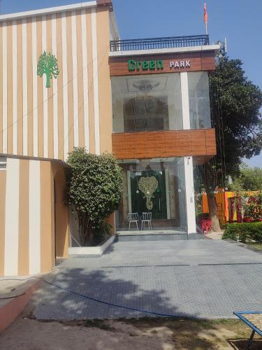 Chandauli House | Green park