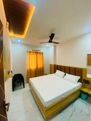Udaipur City Centre Hotel | Gyanav Hotel and Restaurant