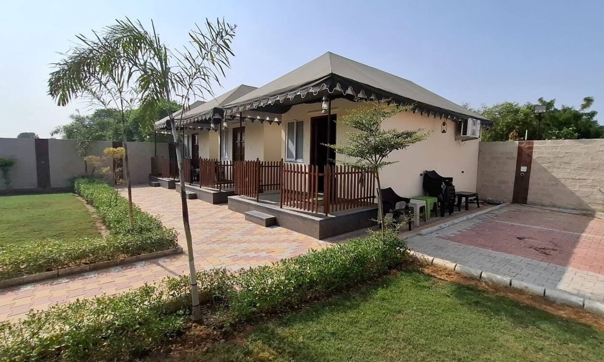 Jaipur District Other | HAVELI RESORT FARMnn3-bedroom farmhouse in marvelous Hathod with AC, WiFi