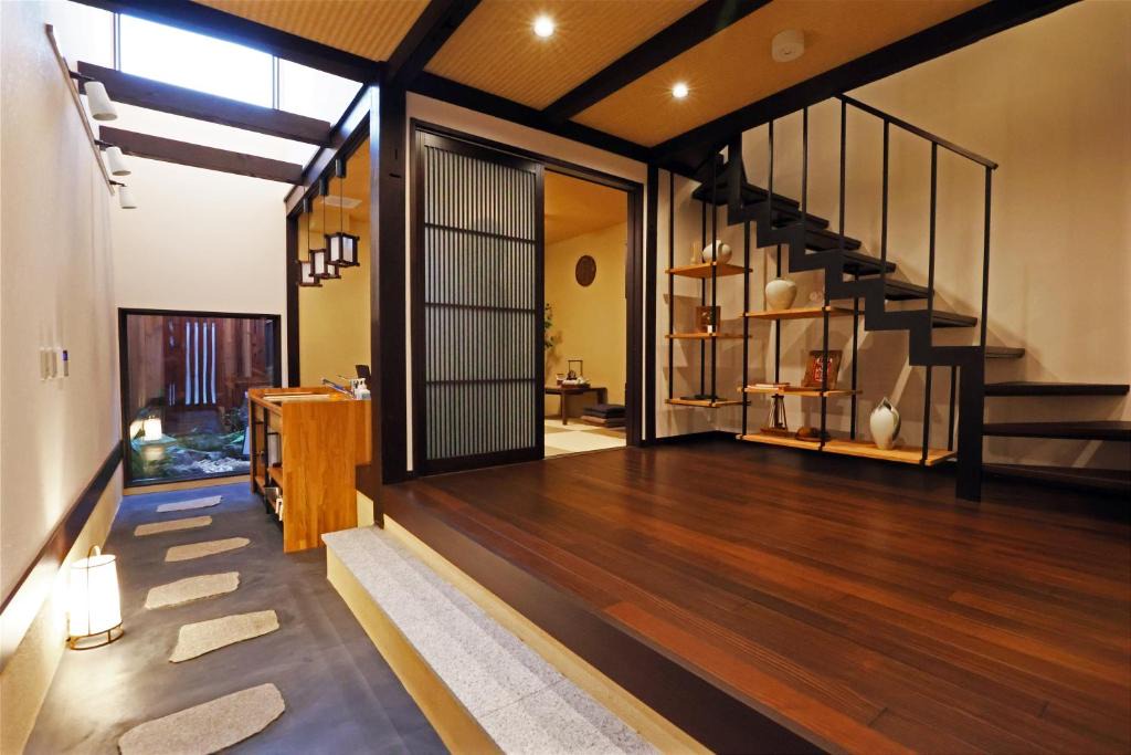 Nishijin House | Hichou Sakananoya Aisen
