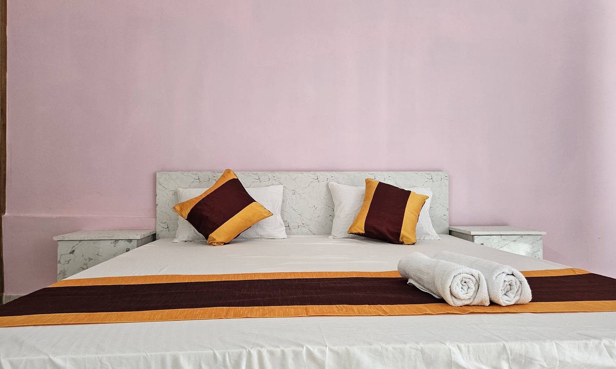 Faridabad House | Homestay Urban Dream: Where comfort meets city living