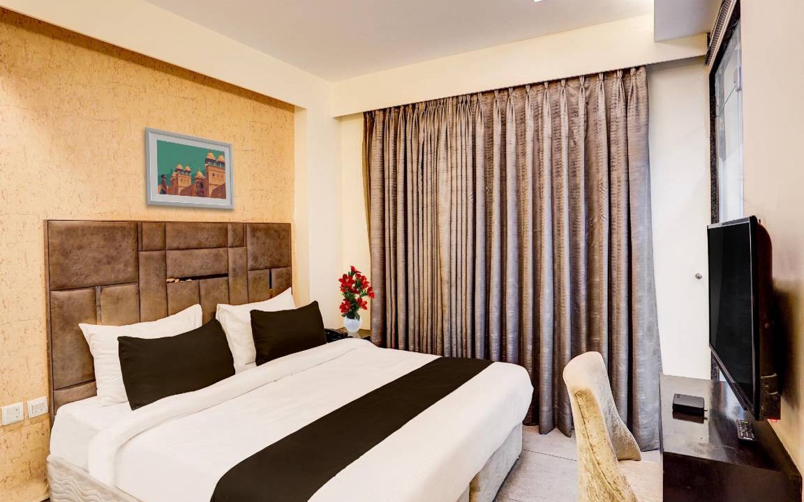 Pitampura Hotel | Hotel ∙ 3 guests