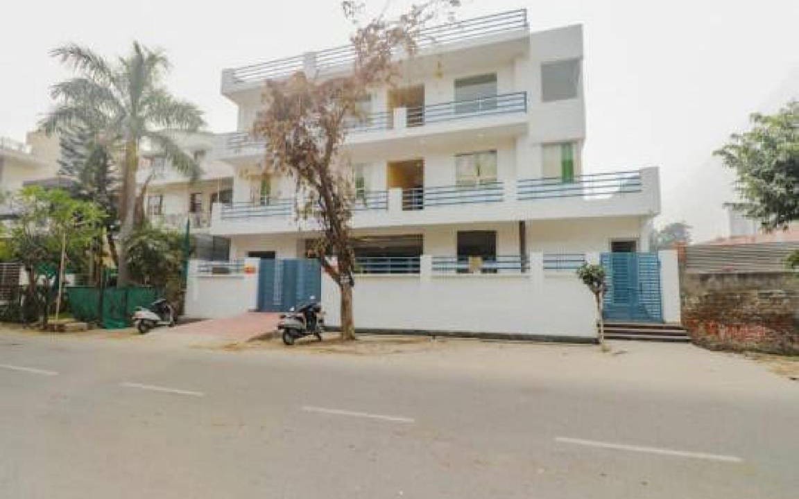 Noida Hotel | Hotel ∙ 3 guests