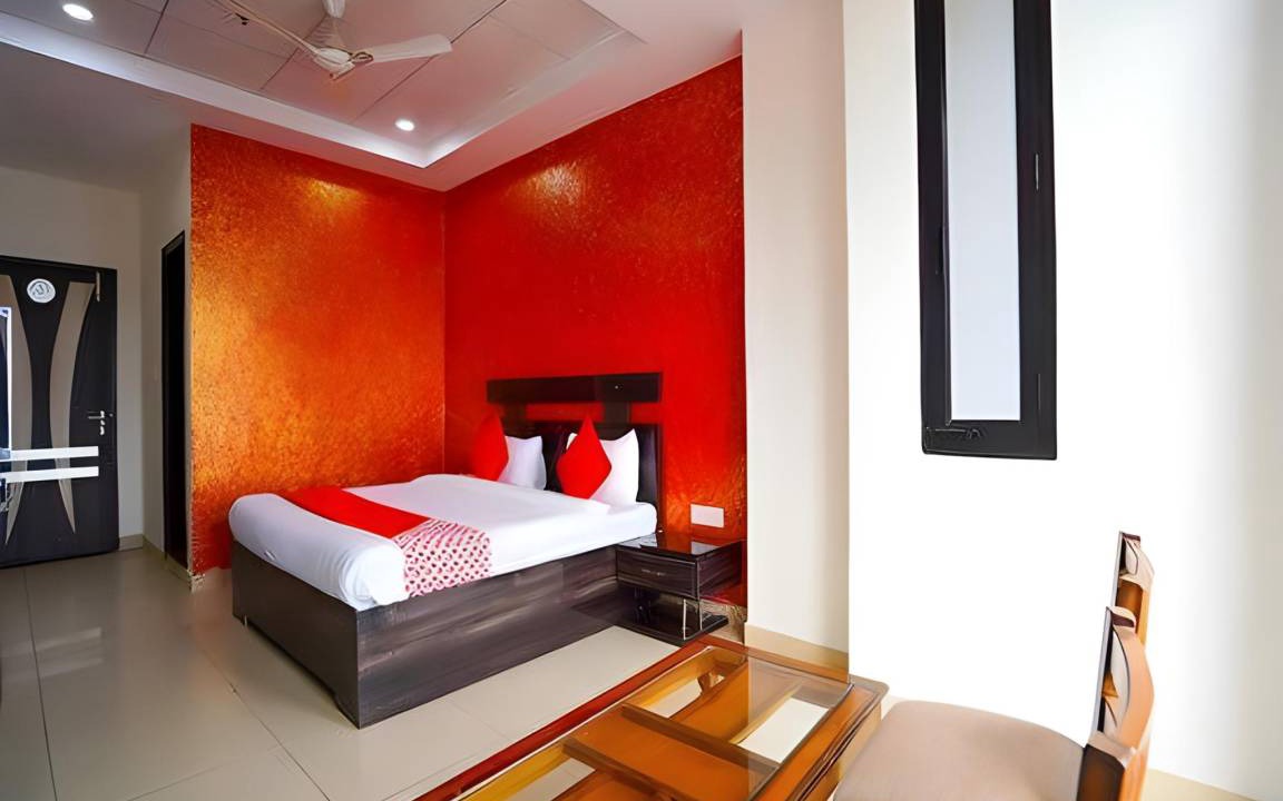 New Town Hotel | Hotel ∙ 3 guests