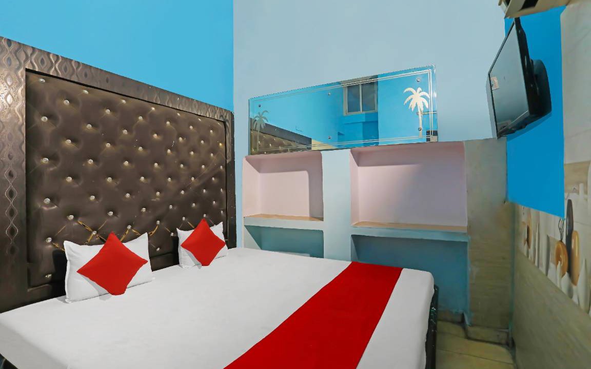 Allahabad Hotel | Hotel ∙ 3 guests
