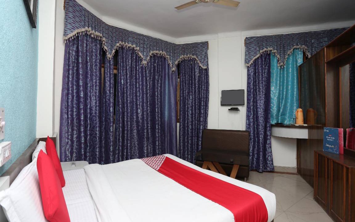 Kharagpur Hotel | Hotel ∙ 3 guests