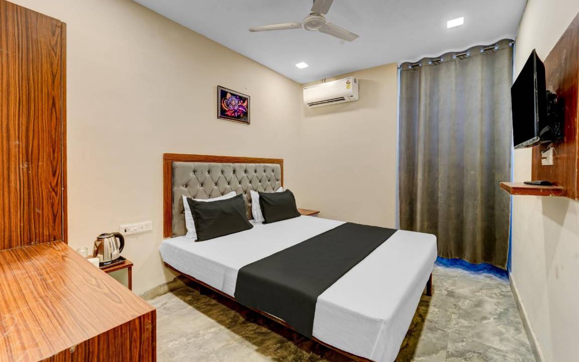 Patna Hotel | Hotel ∙ 3 guests