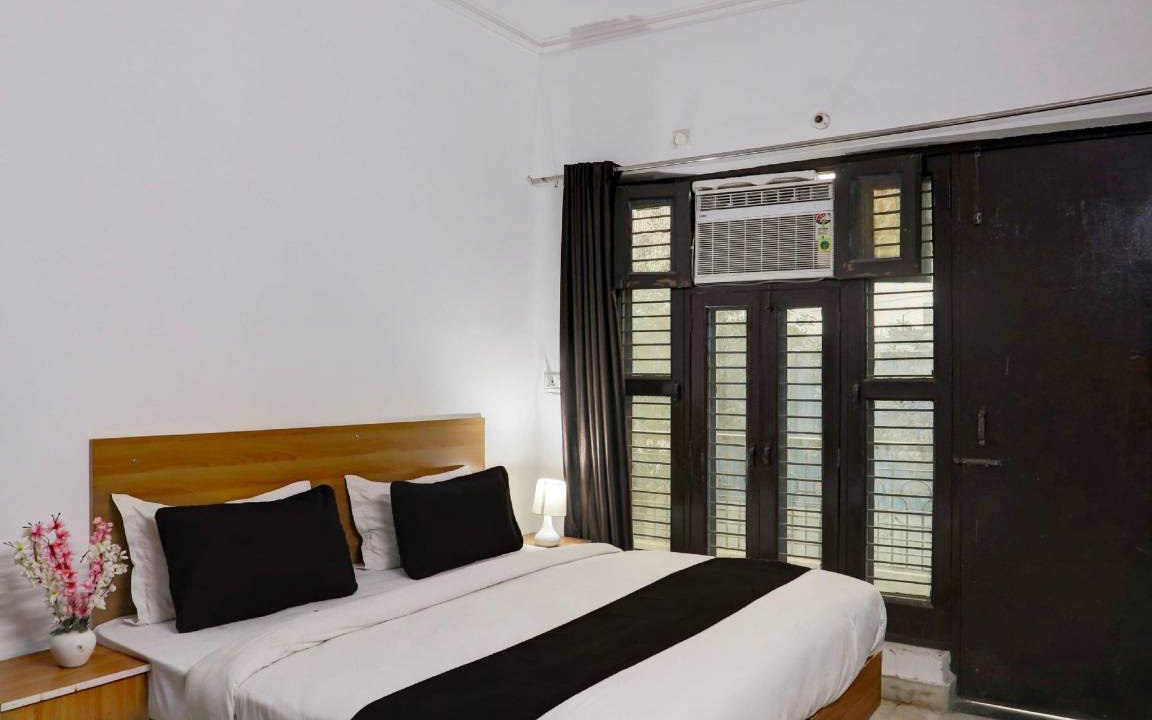 Noida Hotel | Hotel ∙ 3 guests