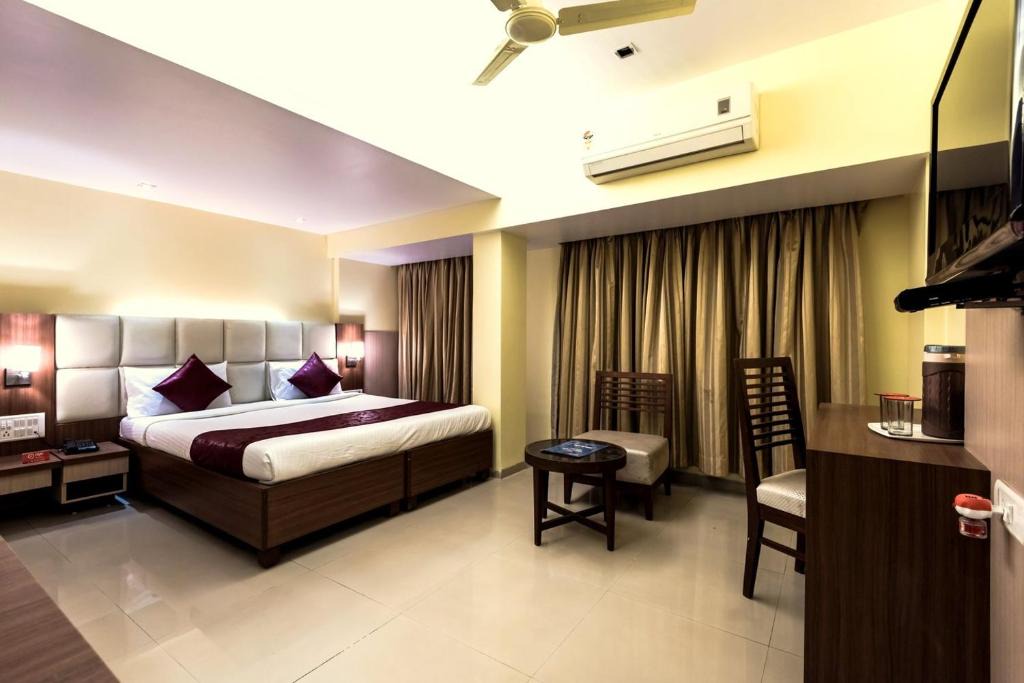 Nerul Hotel | Hotel Aishwarya Residency