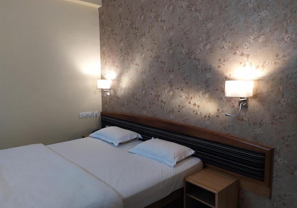 Sindhi Camp Hotel | Hotel Gaurav