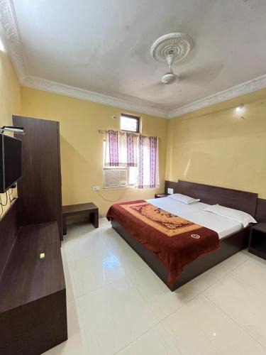 Nathdwara Hotel | Hotel Gopi Vallabh I 200mtr from shreenathji temple only 966o9o1oo6