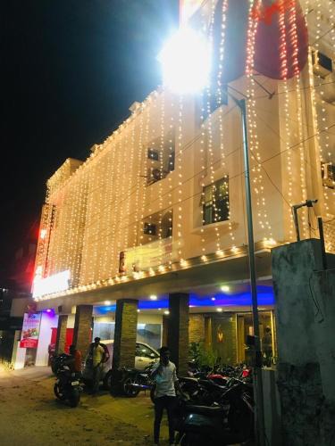 Mylapore Tiruvallikk Hotel | Hotel Half Moon Chennai