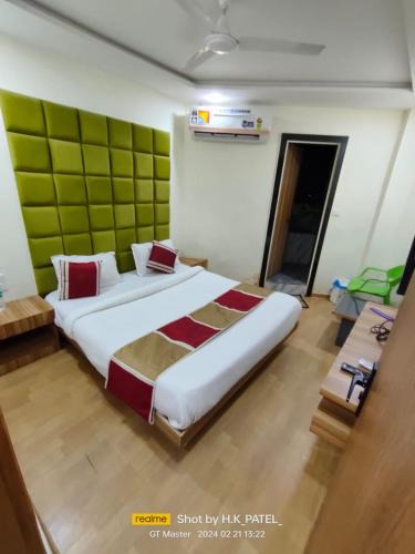 Maninagar House | Hotel Happy Stay
