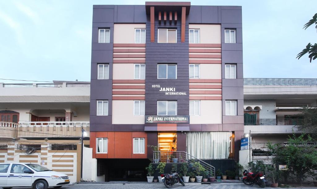 Sigra House | Hotel Janki