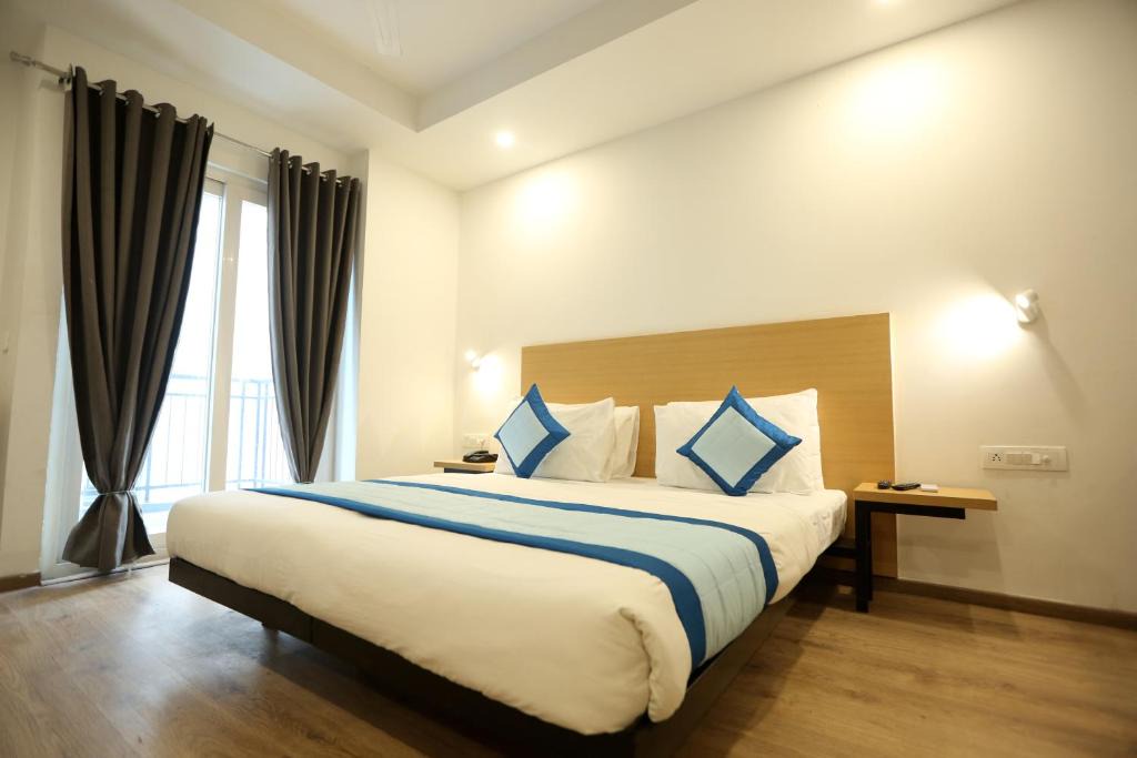 East of Kailash House | Hotel Key Rooms