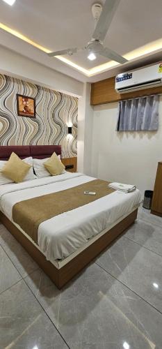 Vastrapur Hotel | Hotel Lee Grand