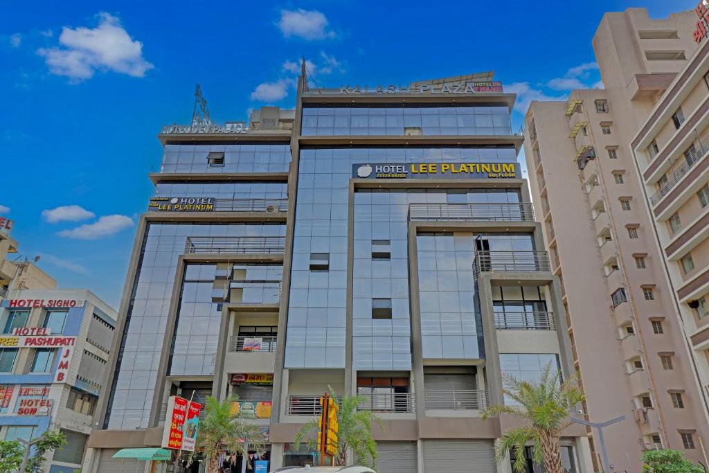 Ahmedabad Hotel | HOTEL LEE PLATINUM