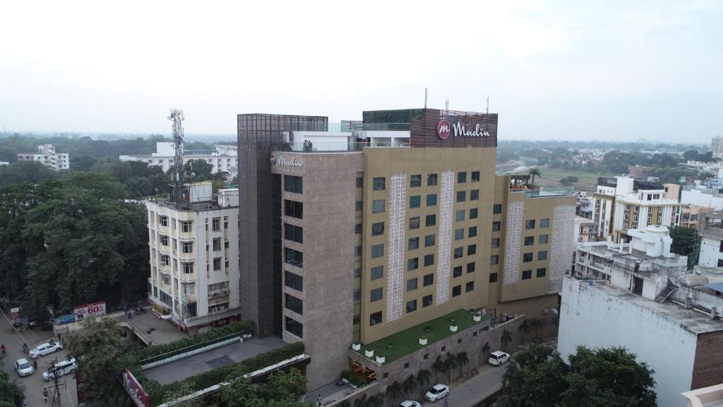 Varanasi Hotel | Hotel Madin