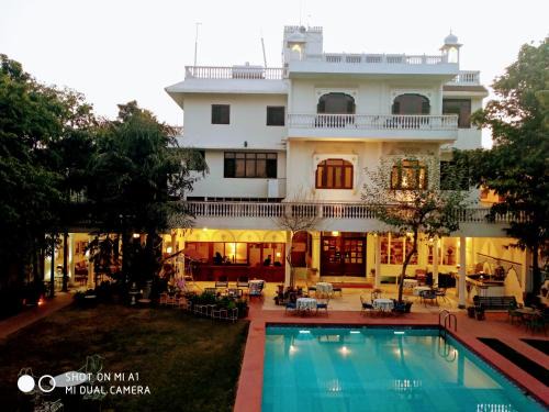Hotel | Bani Park