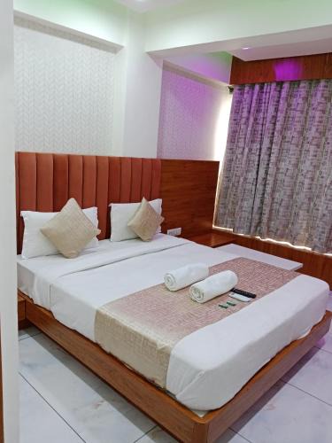 Vadodara House | Hotel Metro AC Room