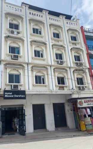 Lake Swaroop Sagar Hotel | Hotel Mewar Darshan