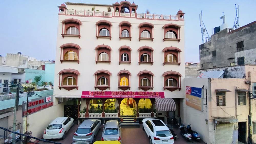 Sindhi Camp Hotel | Hotel Muskan Palace