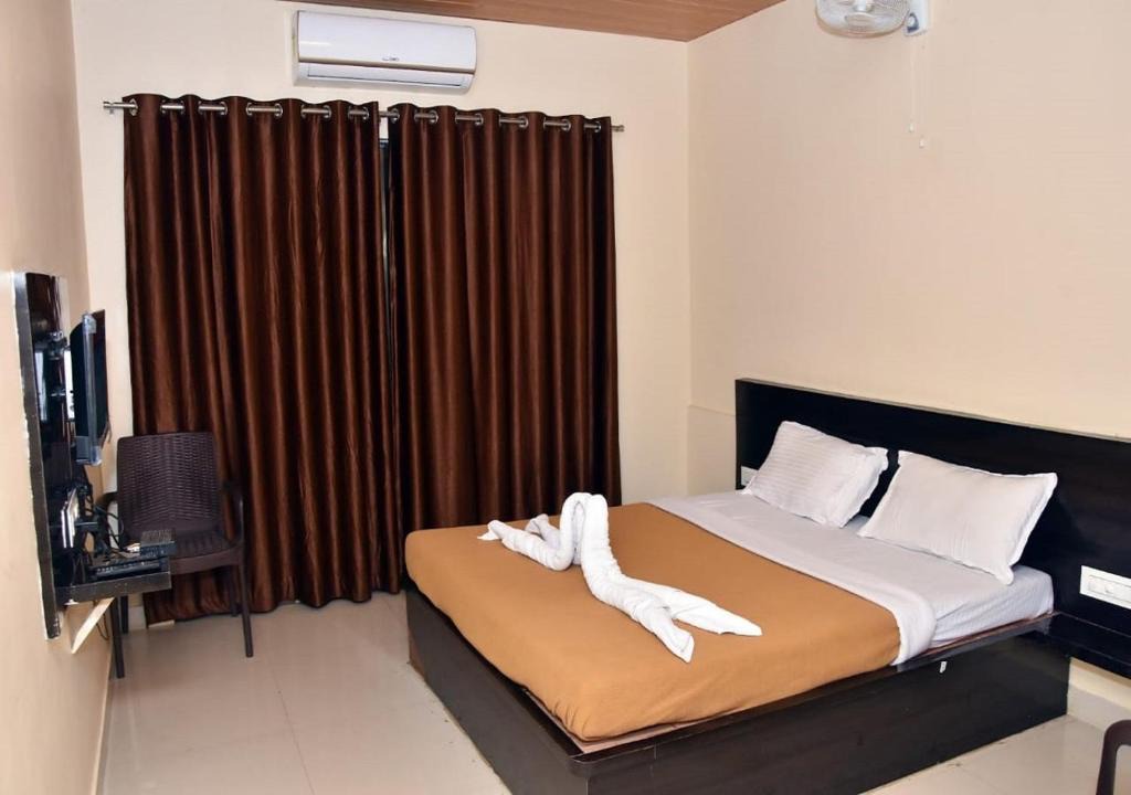 Wadgaon Hotel | HOTEL NK'S SILVER MINE RESTO-BAR & LODGE CHIKHALSE