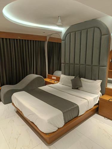 Ahmedabad Hotel | Hotel Peceful Villa