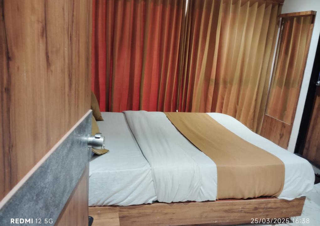 Thaltej Hotel | Hotel Peragon Inn