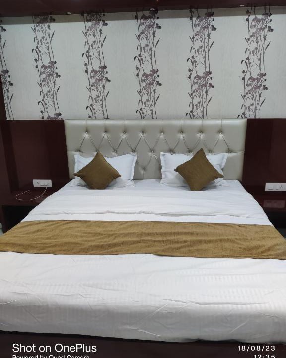 Brahmapur Hotel | Hotel Praj Paradise