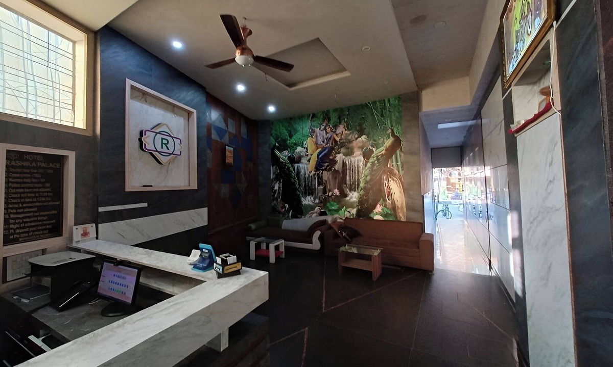 Sindhi Camp Hotel | Hotel Rashika Palace
