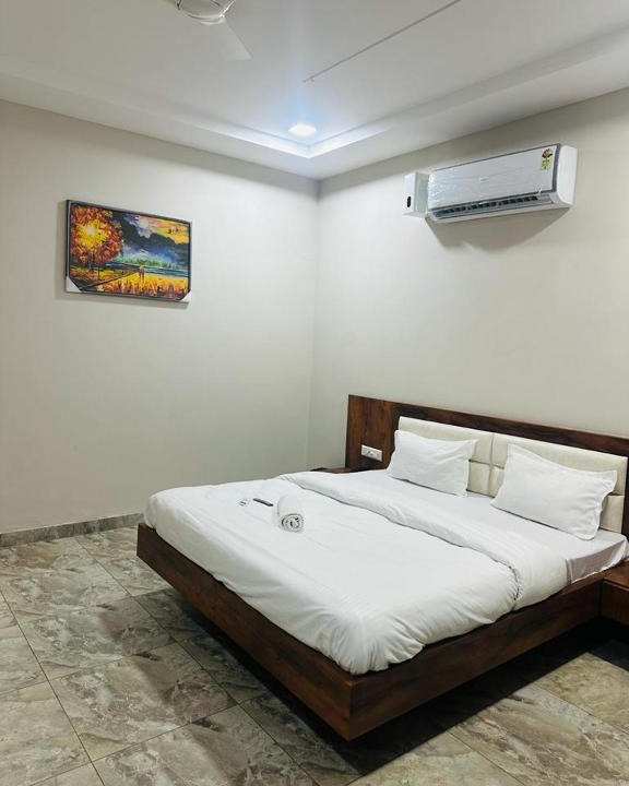 Sirsa Hotel | HOTEL SKYZ