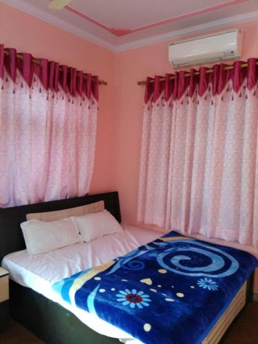Amer Fort Road Hotel | Hotel zamarrud palace