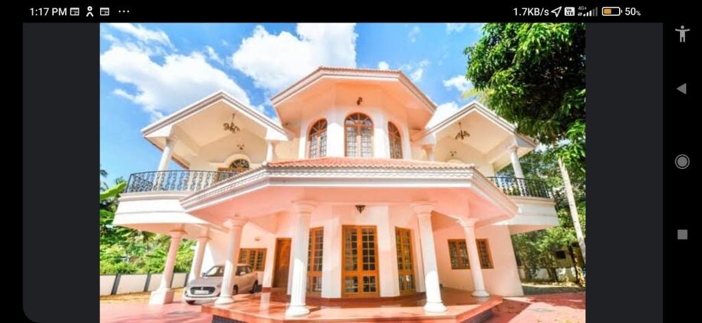 Kumaranalloor Villa | Huge Villa in Kottayam town with 6 Bedrooms