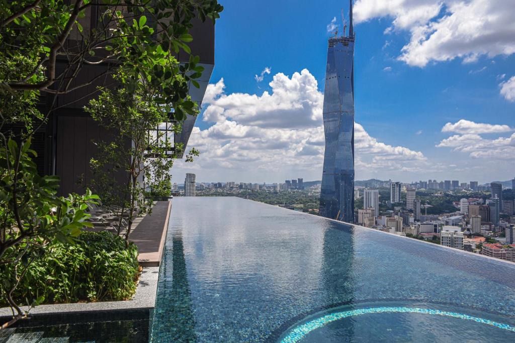 Pudu Apartment | Infinity Pool KLCC Lalaport Deluxe Suite By MIKO