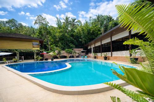 Tayabas City Resort | Kamayan sa Palaisdaan Hotel and Resort Quezon