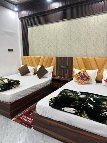 Ayodhya House | Kanak Bihari Yatri Niwas, 100 Meter Ram Ki Paidi, Saryu River