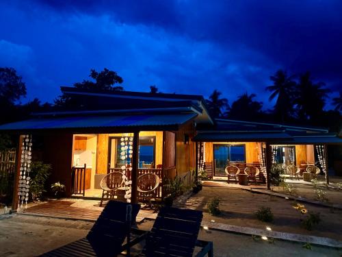 El Nido House | Kattegat Beachfront Villa