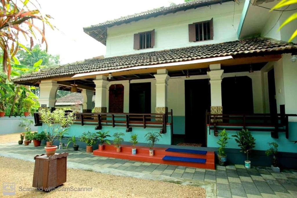 Talipparamba House | Kenoth Thaliyil Mana