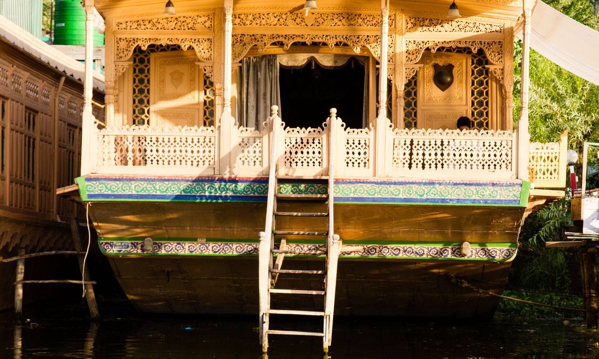 Dal Lake House | Kharpalace group of houseboats