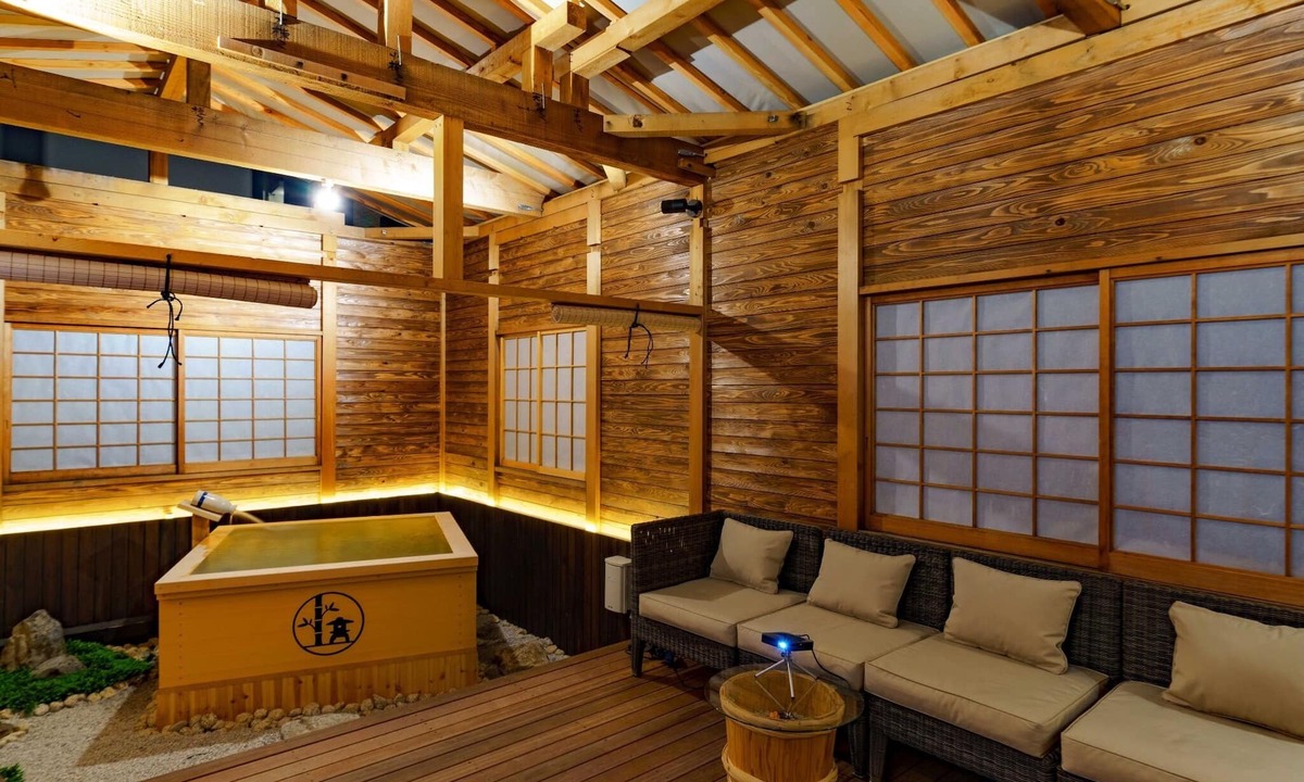 Higashishinsaibashi House | KONJAKUSO Osaka Shinsaibashi TARUKAISEN Rooftop SPA/Osaka Ōsaka