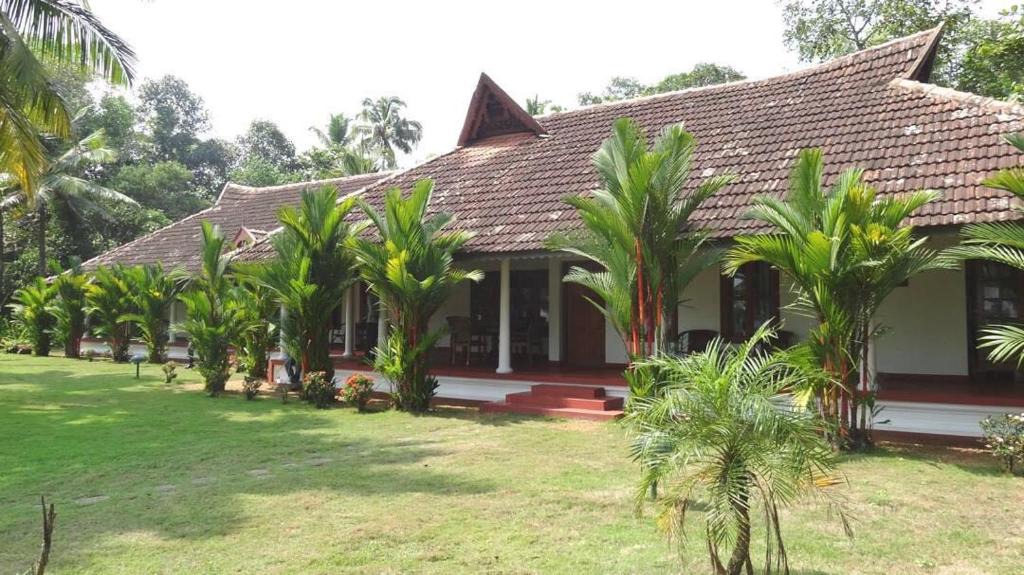 Muhamma Bed & Breakfast | Kovilakam Lakeside Villa