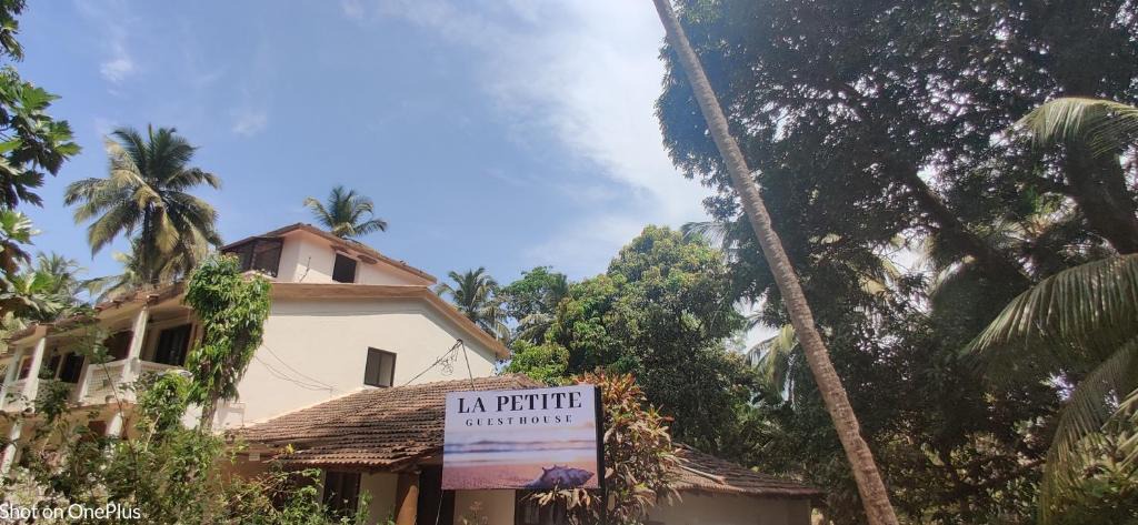 Marmagao House | La Petite Guest House