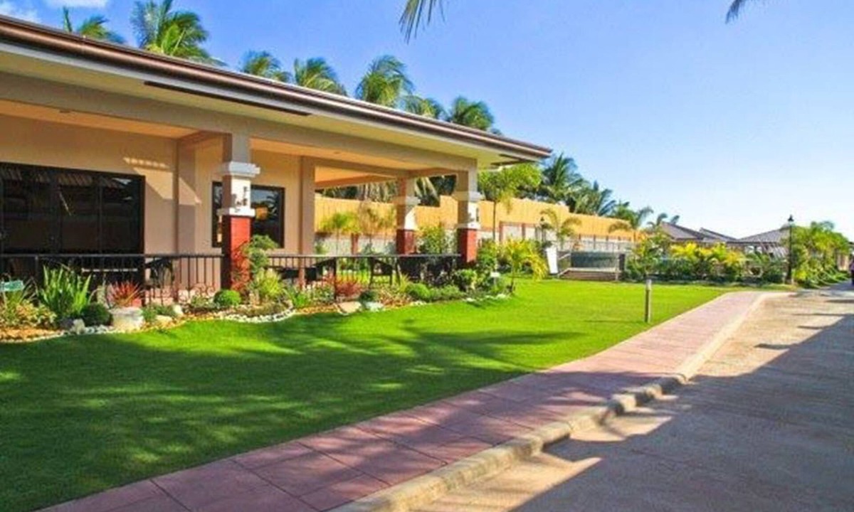 Lemery Hotel | La Sueña Brisa Beach Resort and Events Place