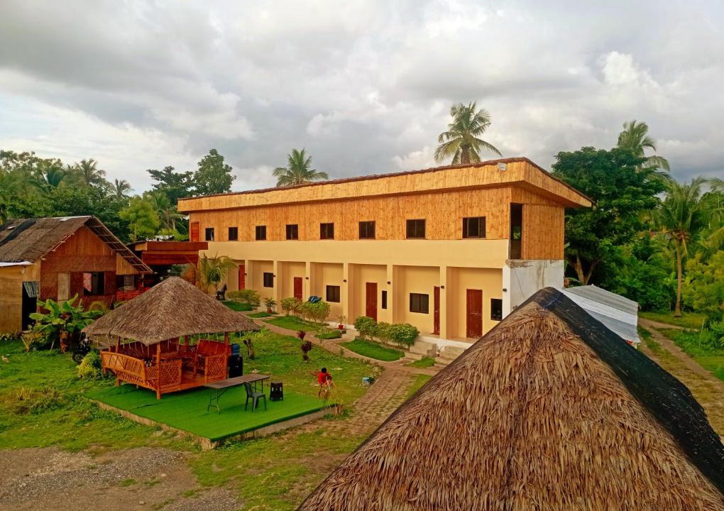 Badian Bed & Breakfast | Lakehouse Resort