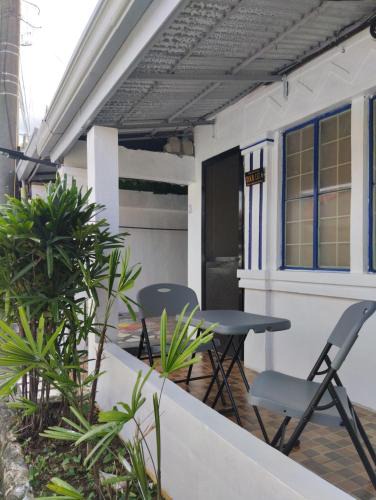 Olongapo House | Laly's B8 cozy Vacation Townhouse