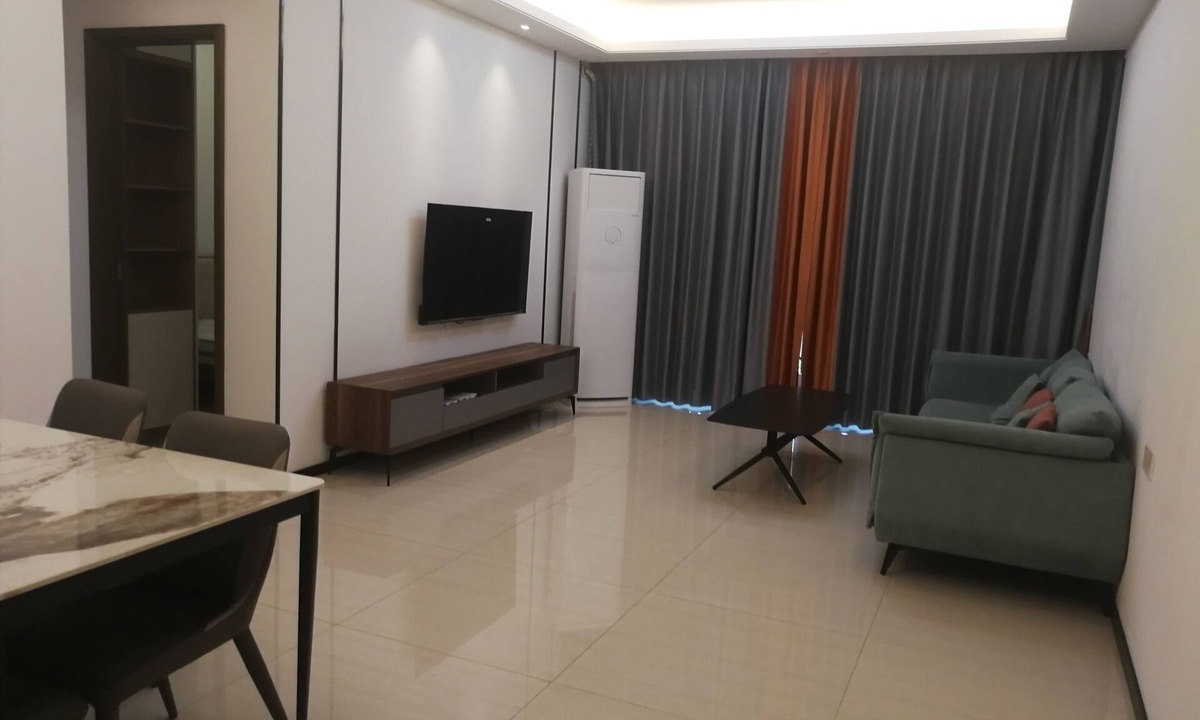 Southern District Apartment | Large, cozy and comfortable two-bedroom apartment